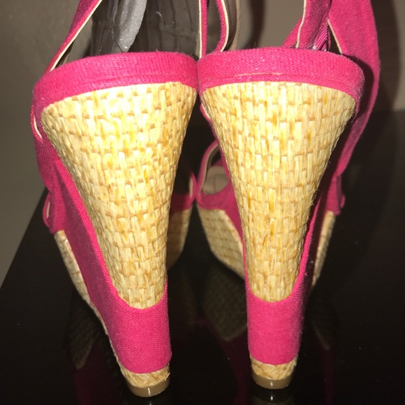 BCBG wedges - Picture 5 of 7