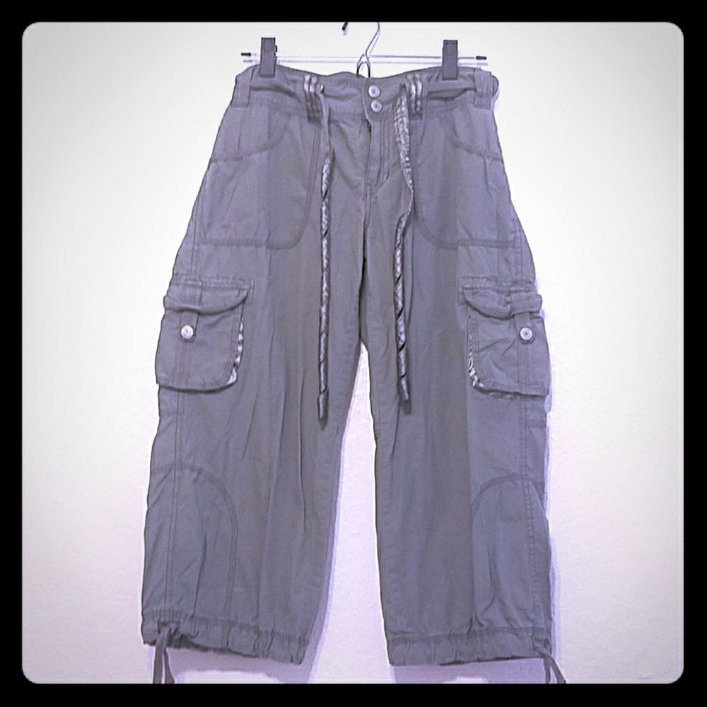 Aeropostale Grey Capri pants