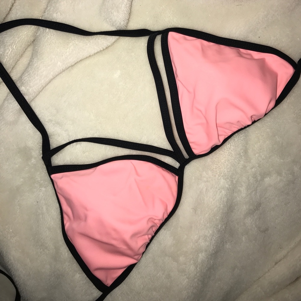 Strappy Triangle Top! NWOT!✨