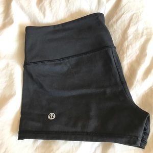 Lululemon boogie shorts size 6