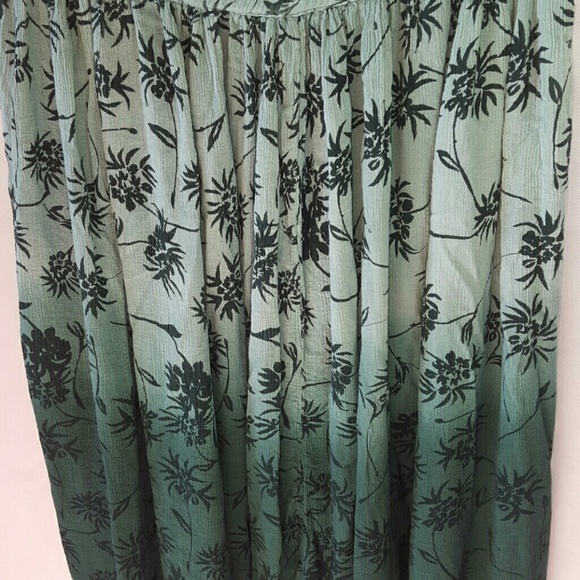 Green ombre skirt - Picture 2 of 2