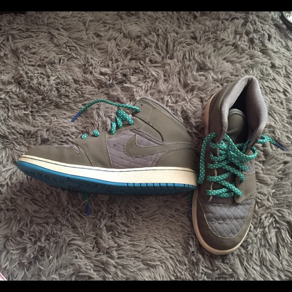 Nike Jordan's - Picture 2 of 4