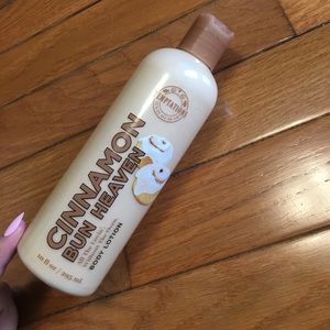 Bath & Body Works Temptations Cinnamon Bun Heaven