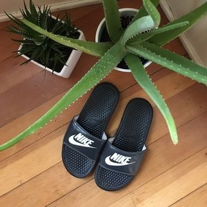 Nike Grey Sandals / Slide Shoes Women's US 7