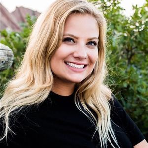 Meet your Posher, Abby
