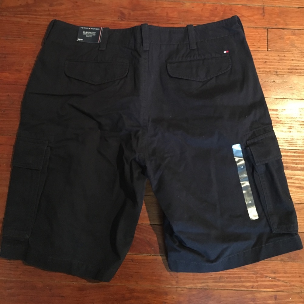 Nwt Tommy Hilfiger navy cargo shorts