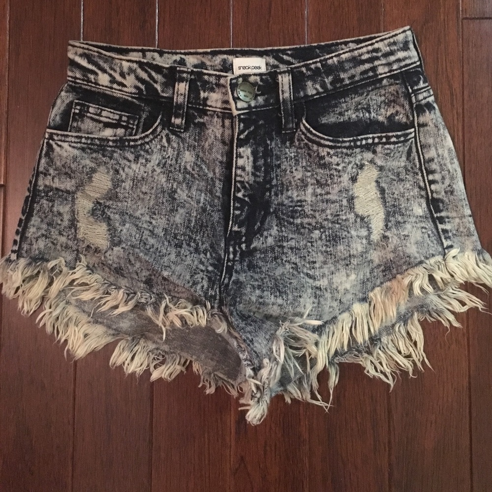 High wasted distressed cut off shorts
