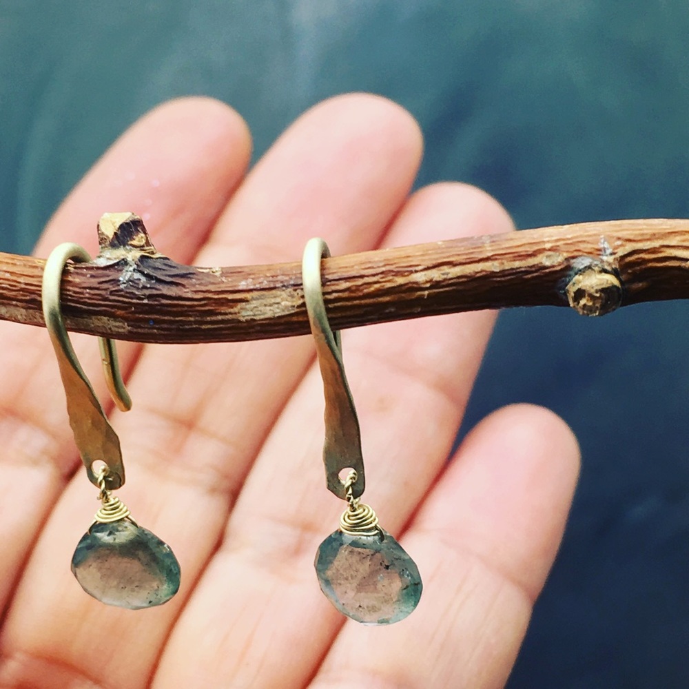 Handmade 14k Gold Moss Aquamarine earrings - Picture 4 of 5