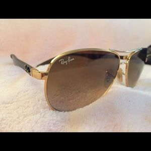 Ray-Ban Unisex Aviator Sunglasses