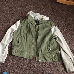 Green utility jacket with cotton sleeves