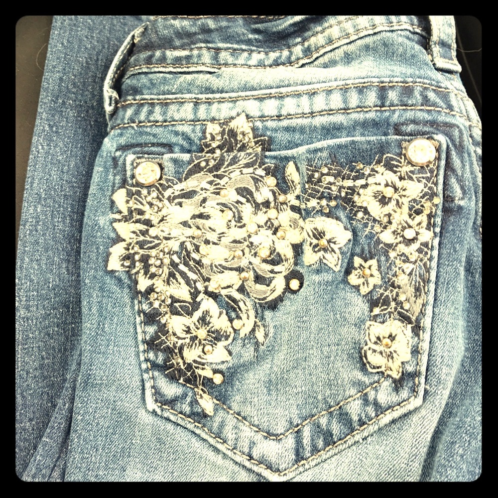 Beautiful Miss Me jeans, hardly ever wore!