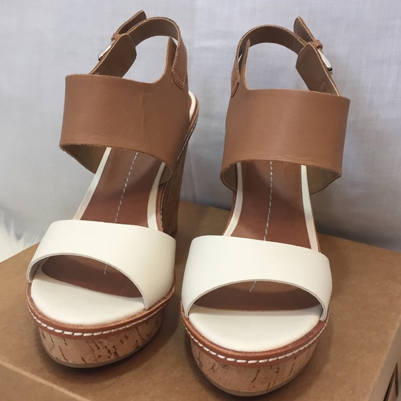 ❌SOLD❌ DV By Dolce Vita Jonee Tan Leather Wedges 9 - Picture 2 of 7