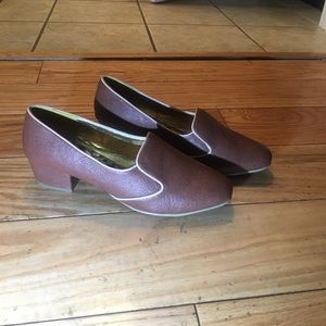 B.A.I.T Shoes - Brown heeled pump with tan trim that are unworn B.A.I.T Shoes - Brown heeled pump with tan trim that are unworn