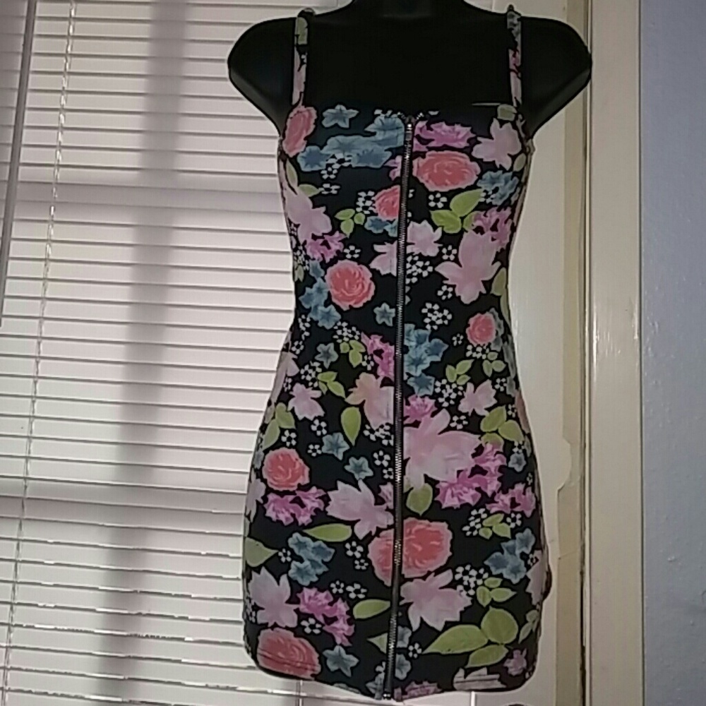 H&M zippered bodycon floral mini dress or blouse