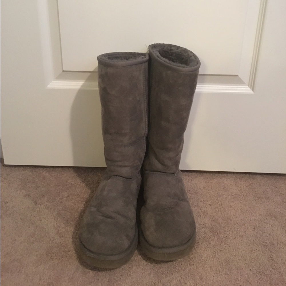 Gray Uggs size 10 like new