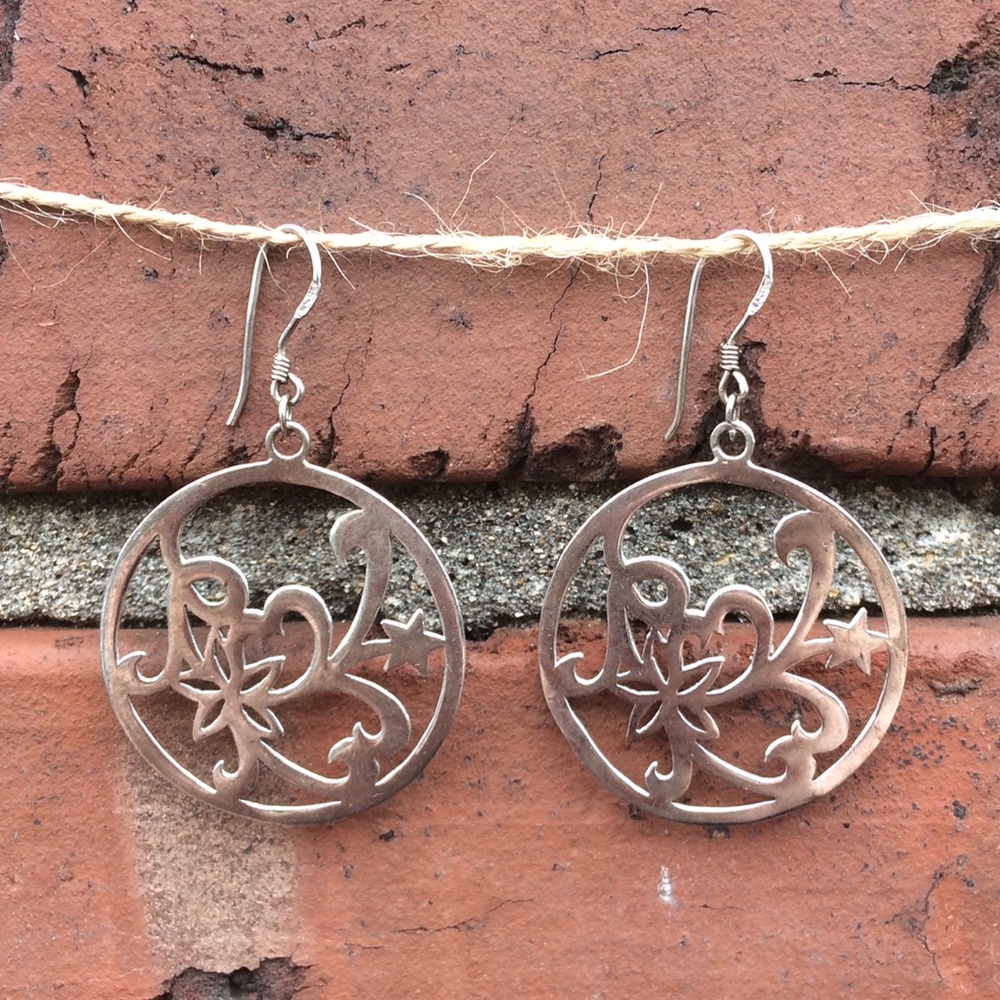 Floral silver earrings