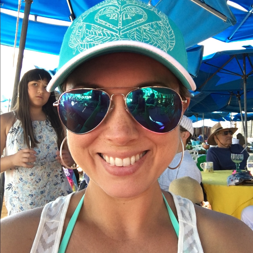 Meet your Posher, Connie