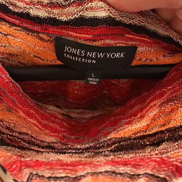 Top - Picture 2 of 3