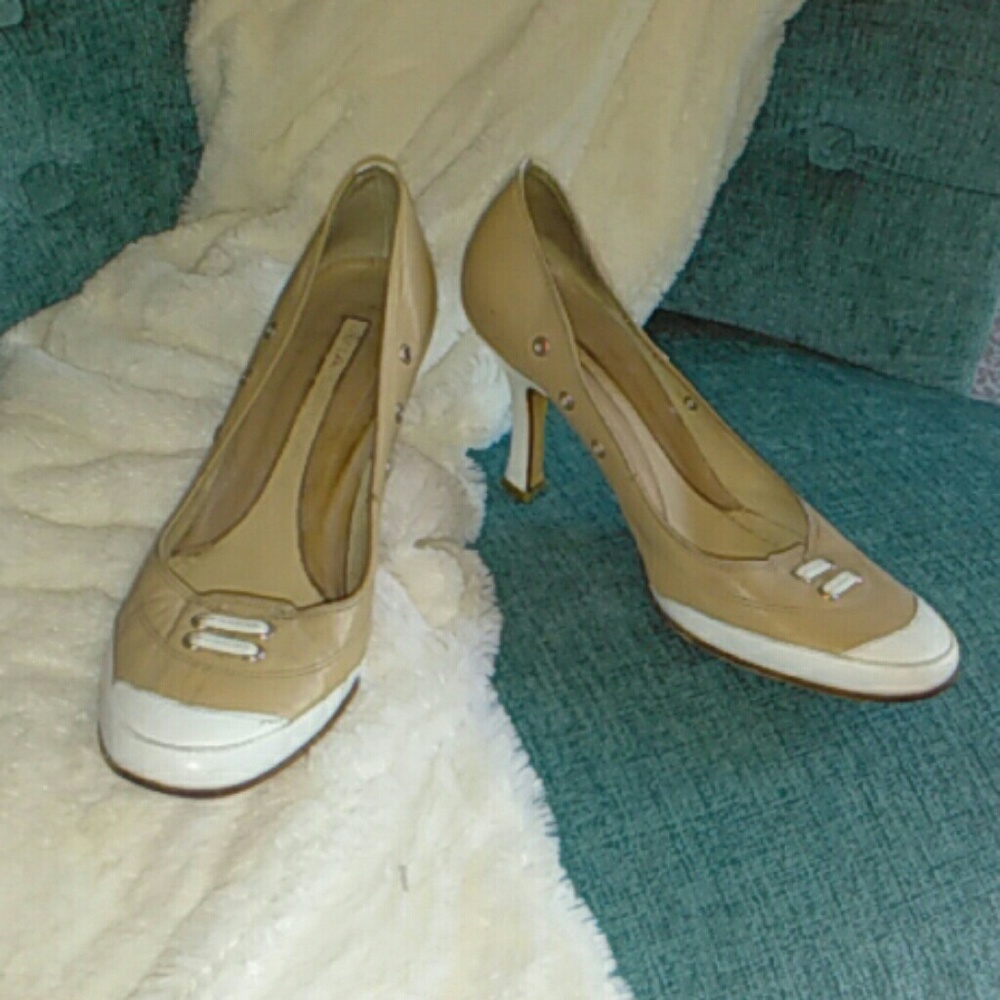 RARE Vintage Via Spiga "tennis shoe" Heel