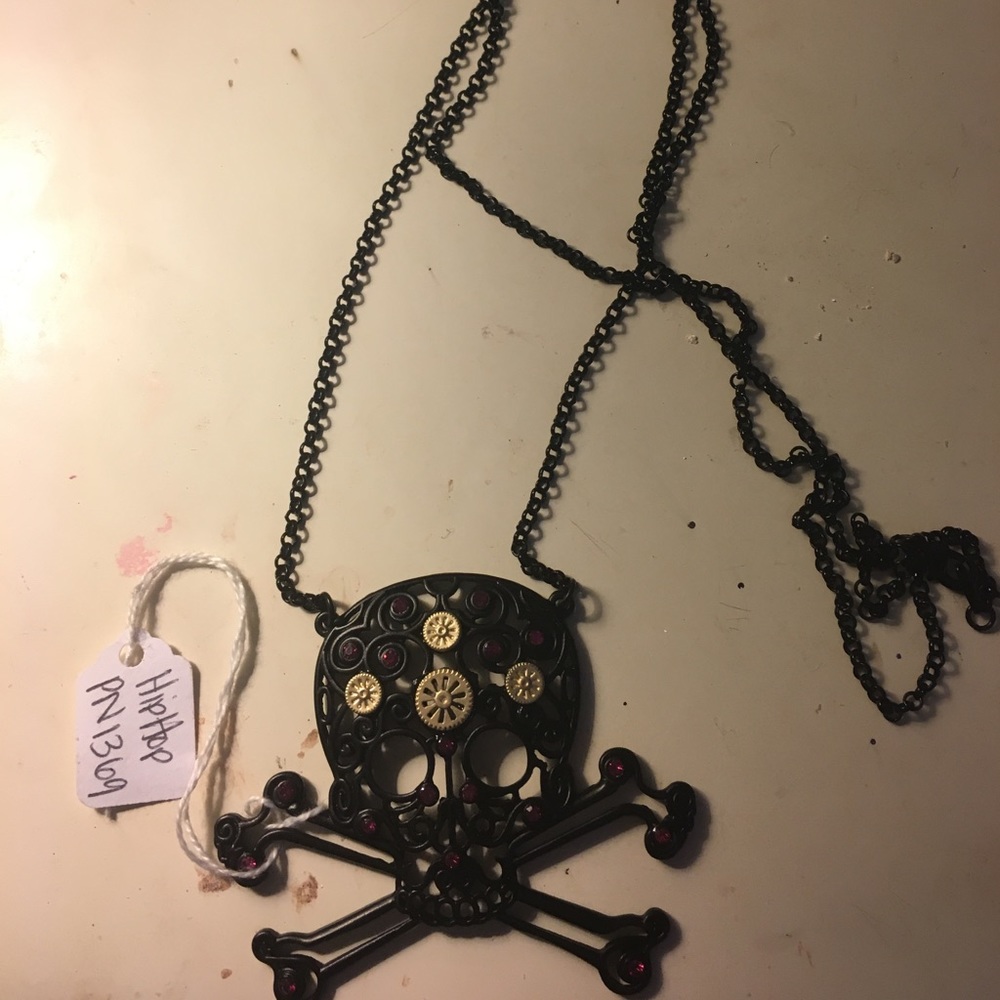 Long skull necklace