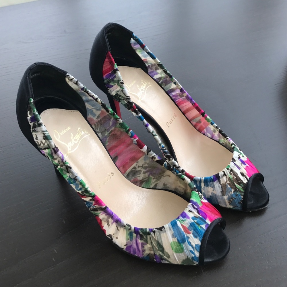 Christian Louboutin Peep Toe Pump