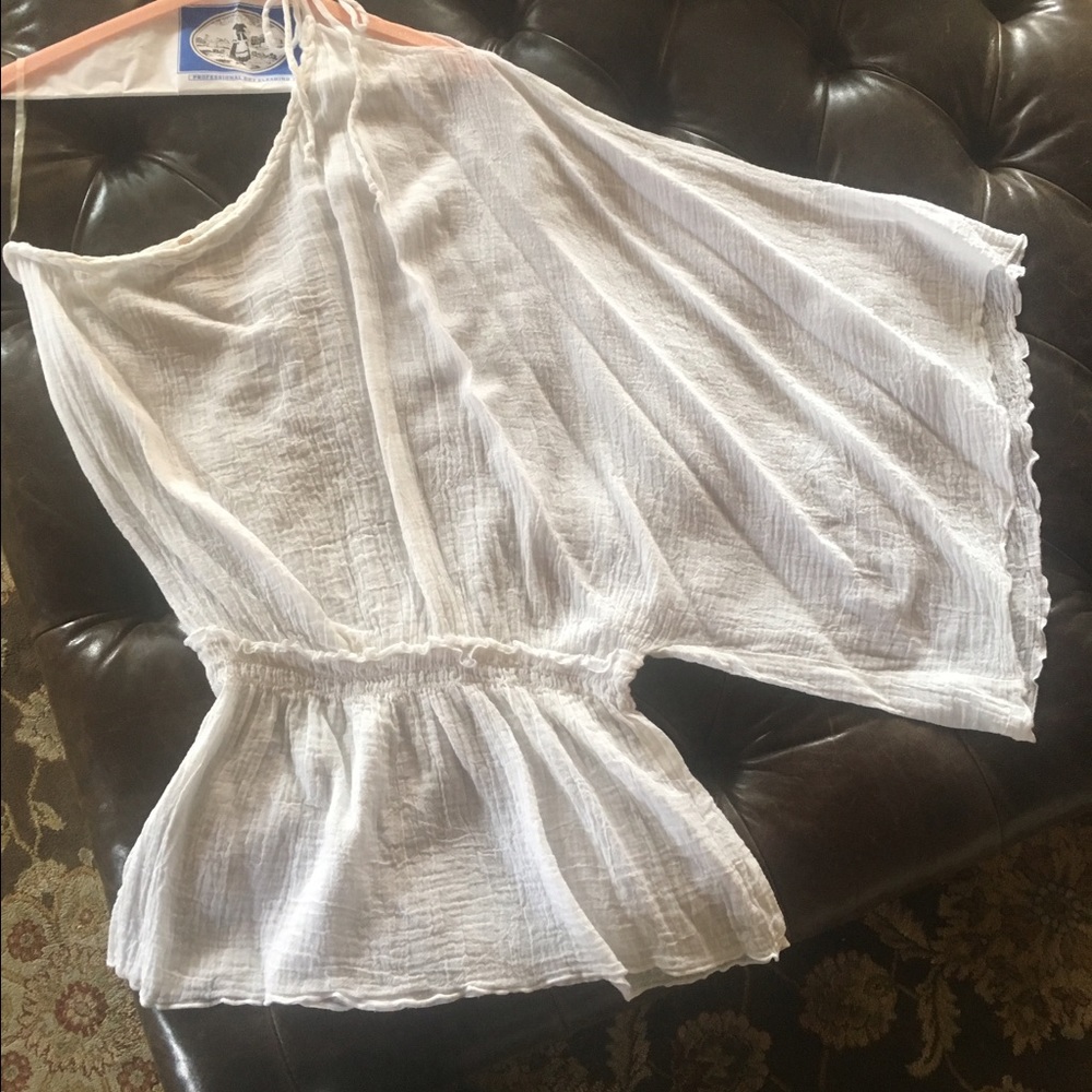 White boutique top. Ladies