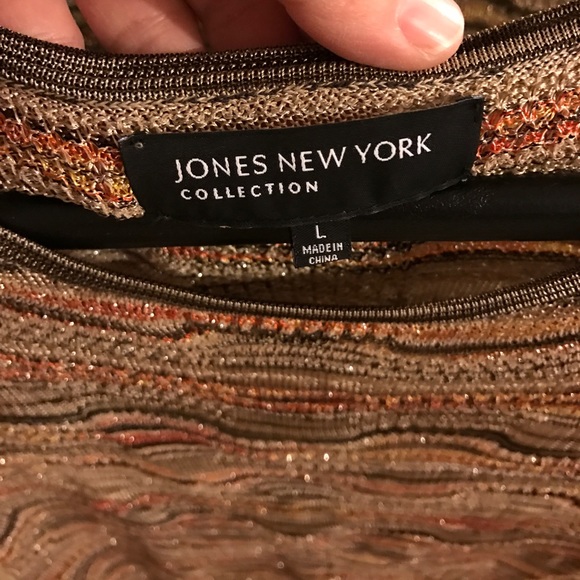 Top - Picture 2 of 3