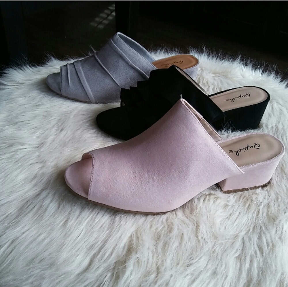 LAST PAIR!!//The Chloe// Black ruffle mules - Picture 7 of 8