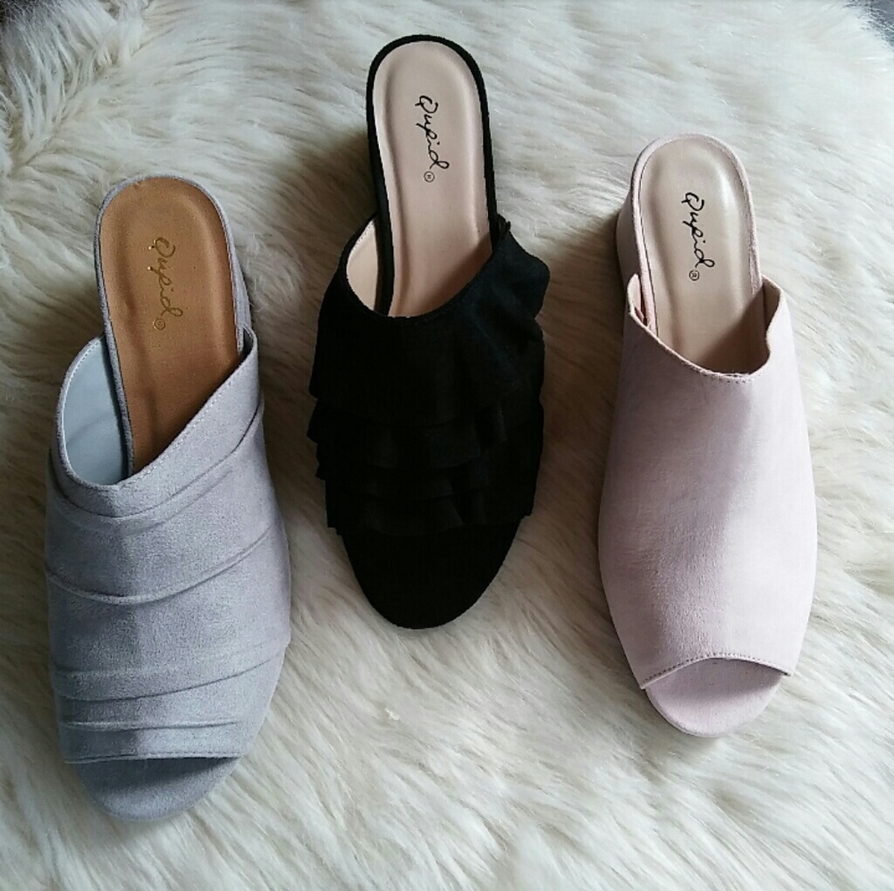LAST PAIR!!//The Chloe// Black ruffle mules - Picture 8 of 8