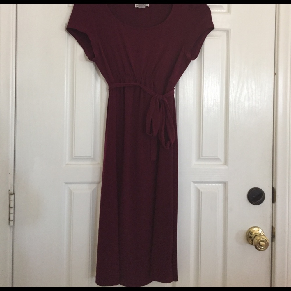 Maroon color motherhood maternity dress