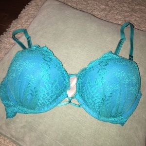 Victoria's Secret lace Bombshell bra