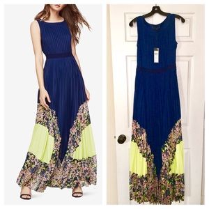 It's a beautiful dress, hands down. BCBGMAXAZRIA