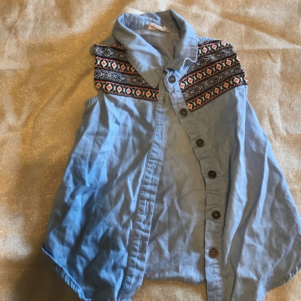Girl's sleeveless button down