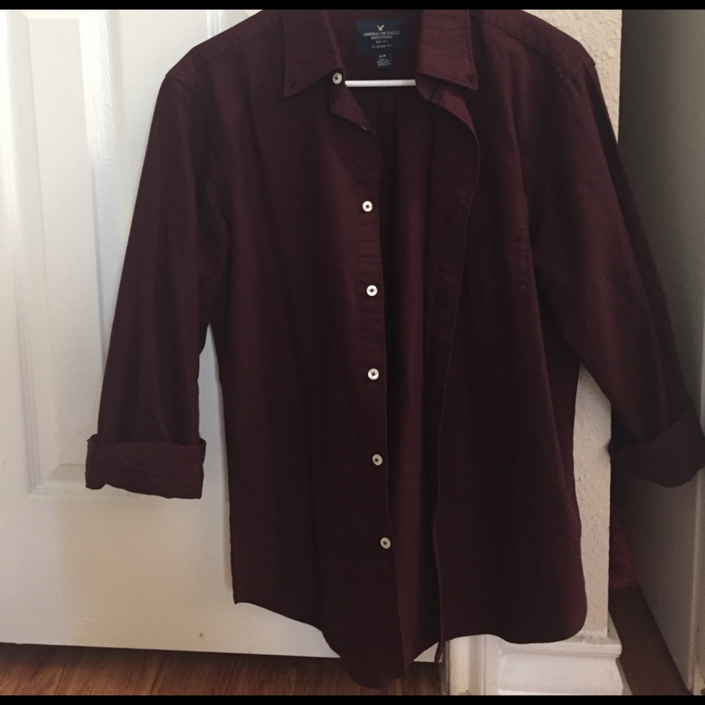 AEO solid oxford button down shirt