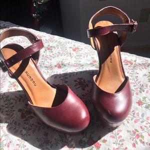 📢Burgundy platform wedges📢