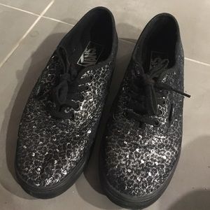 SIZE 7 VANS ‼️🆘MUST GO‼️🆘