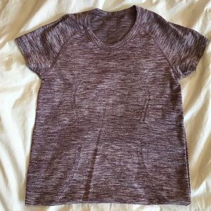 Heathered burgundy swiftly tee size 6