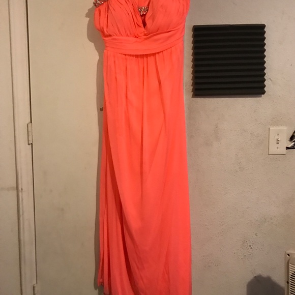 Formal pink gown. Wore it to my senior prom. - Picture 3 of 4