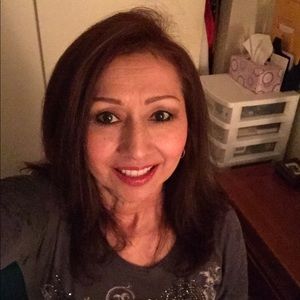 Meet your Posher, Yolanda