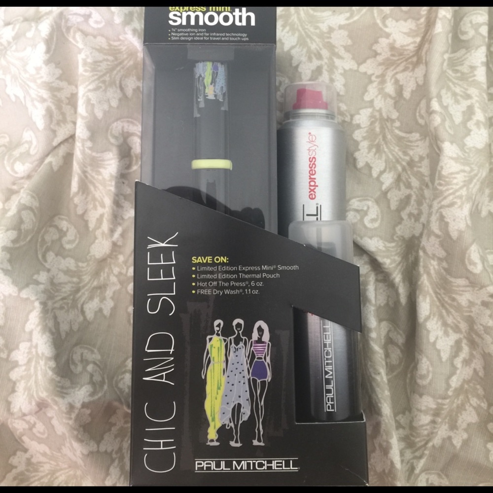 Paul Mitchell Chic and Sleek mini smooth set