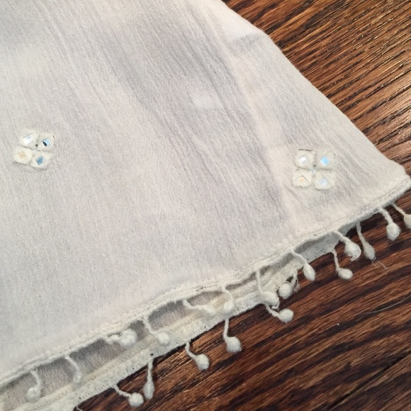 American Eagle white peasant top - Picture 2 of 4