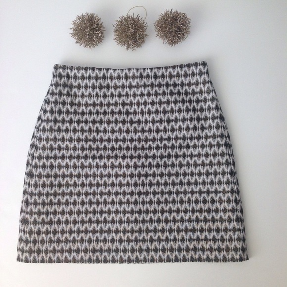 LOFT Dresses & Skirts - NWT LOFT Metallic Mini Skirt