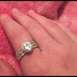 Size 9 wedding bands and engagement ring package💍