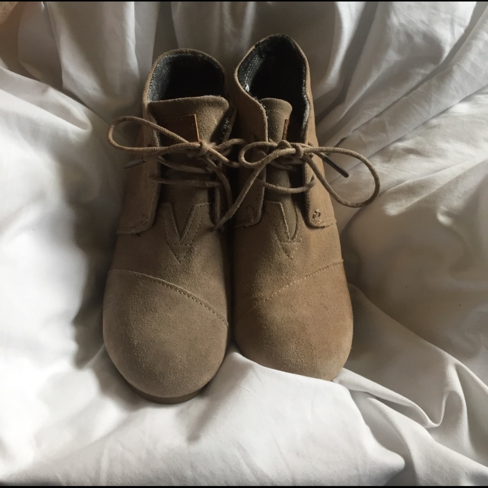 TOMS Sz 6.5 Taupe Desert Wedge Booties NWOT  Shoes