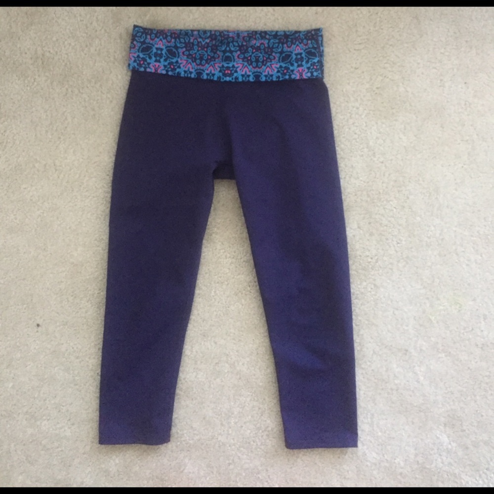 Fabletics navy capris