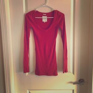 Fitted scoop neck too