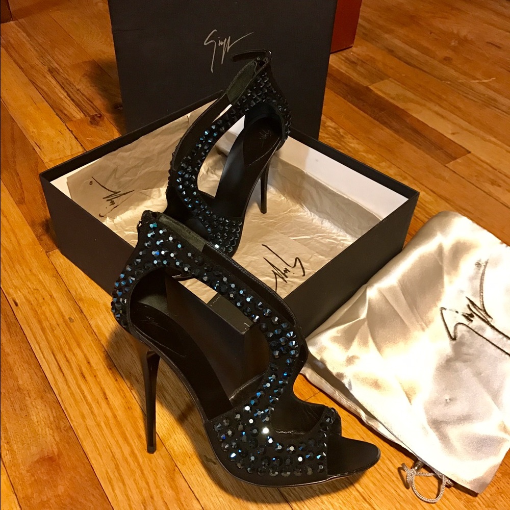 Beautiful Giuseppe Zanotti heels 😍