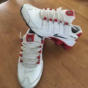 Men's Nike shox 9.5 white and red