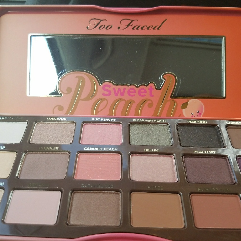 TOO FACED
Sweet Peach Eye Shadow Palette