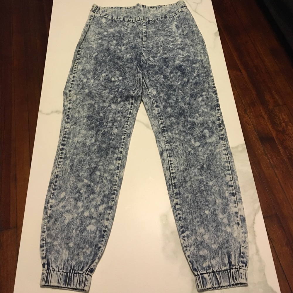 High waisted acid wash jeans